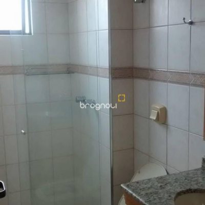 Apartamento com 76m², 2 quartos (sendo 1 suíte), 1 garagem, no bairro Centro em Florianópolis