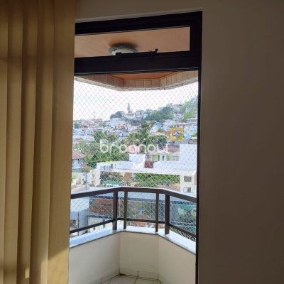 Apartamento com 76m², 2 quartos (sendo 1 suíte), 1 garagem, no bairro Centro em Florianópolis