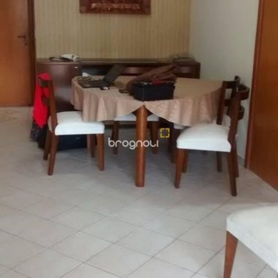 Apartamento com 76m², 2 quartos (sendo 1 suíte), 1 garagem, no bairro Centro em Florianópolis