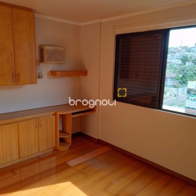 Apartamento com 76m², 2 quartos (sendo 1 suíte), 1 garagem, no bairro Centro em Florianópolis