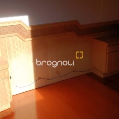 Apartamento com 76m², 2 quartos (sendo 1 suíte), 1 garagem, no bairro Centro em Florianópolis