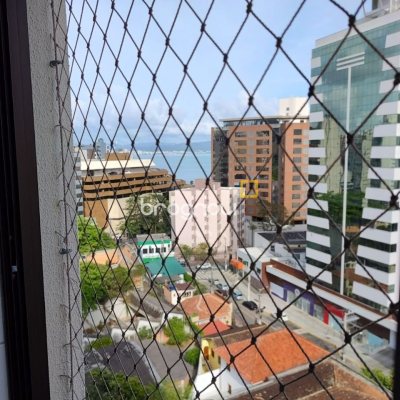 Apartamento com 76m², 2 quartos (sendo 1 suíte), 1 garagem, no bairro Centro em Florianópolis