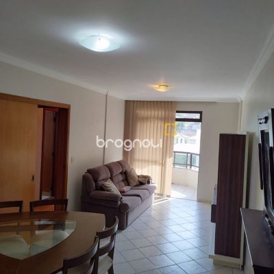 Apartamento com 76m², 2 quartos (sendo 1 suíte), 1 garagem, no bairro Centro em Florianópolis