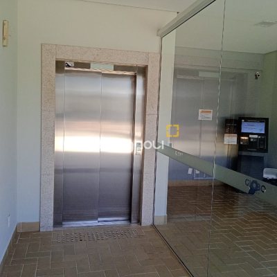Sala com 25m², 1 garagem, no bairro Estreito em Florianópolis