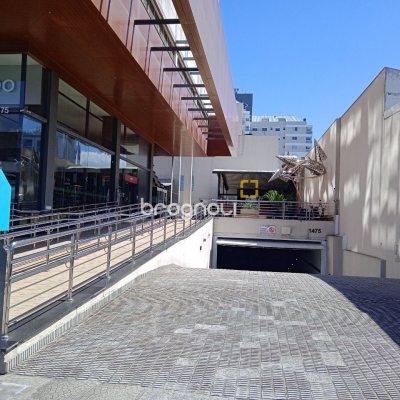 Sala com 25m², 1 garagem, no bairro Estreito em Florianópolis