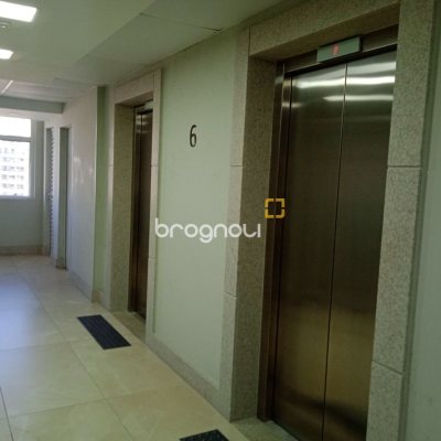 Sala com 25m², 1 garagem, no bairro Estreito em Florianópolis