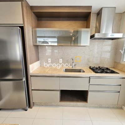 Apartamento com 95m², 3 quartos (sendo 1 suíte), 2 garagens, no bairro Jurerê em Florianópolis