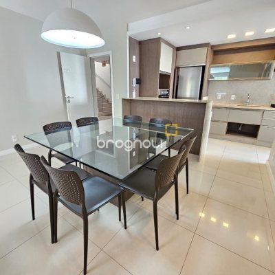 Apartamento com 95m², 3 quartos (sendo 1 suíte), 2 garagens, no bairro Jurerê em Florianópolis