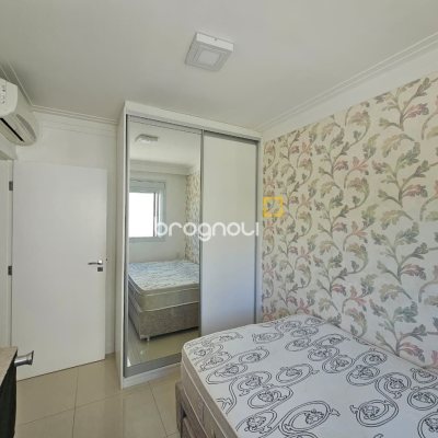 Apartamento com 95m², 3 quartos (sendo 1 suíte), 2 garagens, no bairro Jurerê em Florianópolis