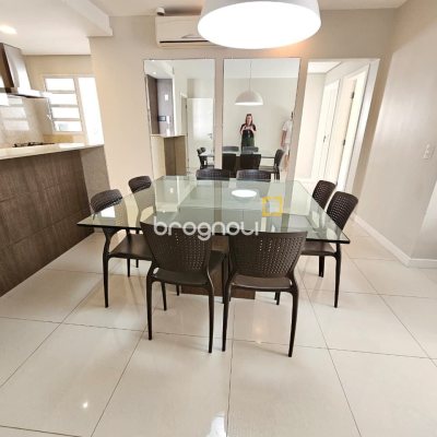 Apartamento com 95m², 3 quartos (sendo 1 suíte), 2 garagens, no bairro Jurerê em Florianópolis