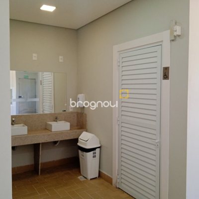 Sala com 24m², 1 garagem, no bairro Estreito em Florianópolis