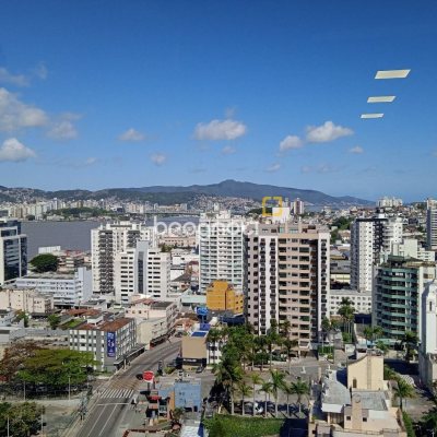 Sala com 24m², 1 garagem, no bairro Estreito em Florianópolis