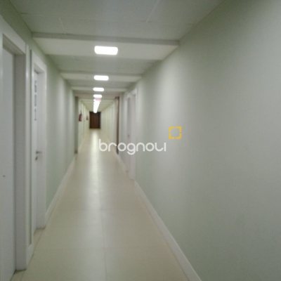 Sala com 24m², 1 garagem, no bairro Estreito em Florianópolis