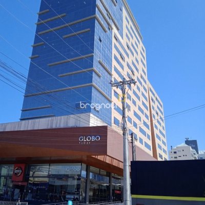 Sala com 24m², 1 garagem, no bairro Estreito em Florianópolis