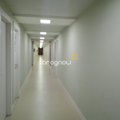 Sala com 24m², 1 garagem, no bairro Estreito em Florianópolis