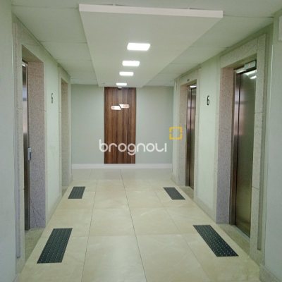 Sala com 24m², 1 garagem, no bairro Estreito em Florianópolis