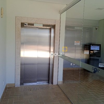 Sala com 25m², 1 garagem, no bairro Estreito em Florianópolis