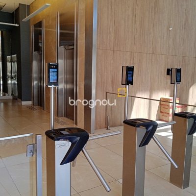 Sala com 25m², 1 garagem, no bairro Estreito em Florianópolis
