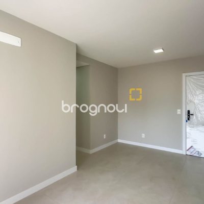 Apartamento com 65m², 2 quartos (sendo 1 suíte), 1 garagem, no bairro Agronômica em Florianópolis