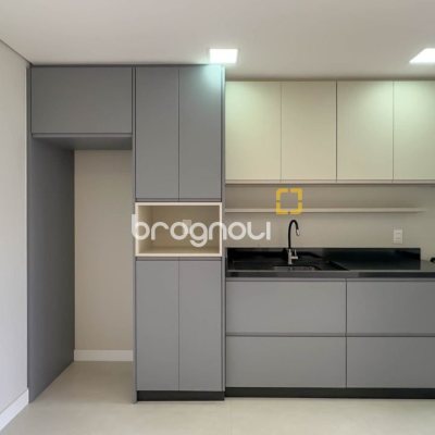 Apartamento com 65m², 2 quartos (sendo 1 suíte), 1 garagem, no bairro Agronômica em Florianópolis