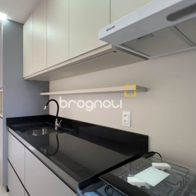 Apartamento com 65m², 2 quartos (sendo 1 suíte), 1 garagem, no bairro Agronômica em Florianópolis