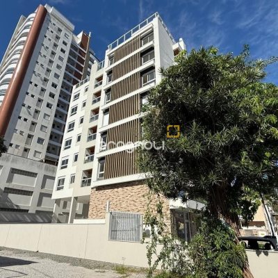 Apartamento com 65m², 2 quartos (sendo 1 suíte), 1 garagem, no bairro Agronômica em Florianópolis