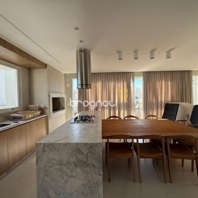 Apartamento com 65m², 2 quartos (sendo 1 suíte), 1 garagem, no bairro Agronômica em Florianópolis
