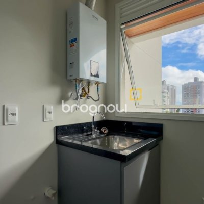 Apartamento com 65m², 2 quartos (sendo 1 suíte), 1 garagem, no bairro Agronômica em Florianópolis