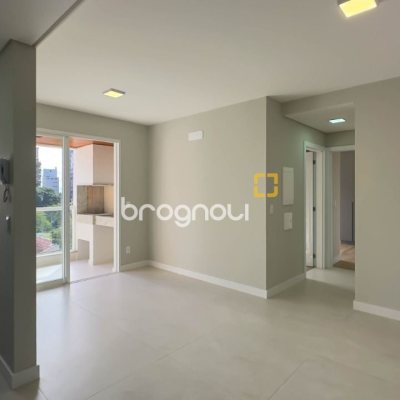 Apartamento com 65m², 2 quartos (sendo 1 suíte), 1 garagem, no bairro Agronômica em Florianópolis