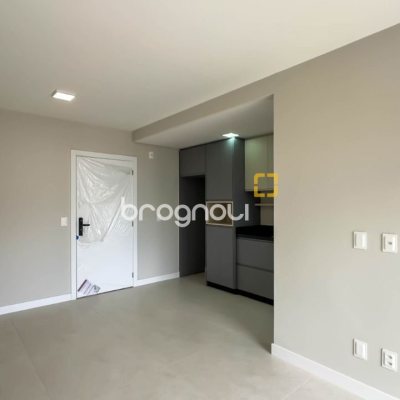 Apartamento com 65m², 2 quartos (sendo 1 suíte), 1 garagem, no bairro Agronômica em Florianópolis