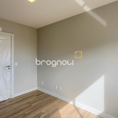 Apartamento com 65m², 2 quartos (sendo 1 suíte), 1 garagem, no bairro Agronômica em Florianópolis