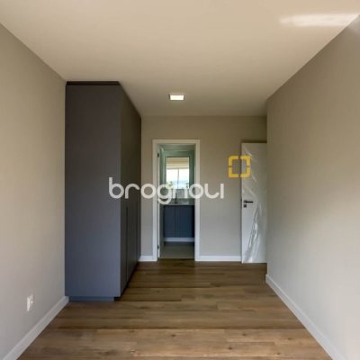 Apartamento com 65m², 2 quartos (sendo 1 suíte), 1 garagem, no bairro Agronômica em Florianópolis