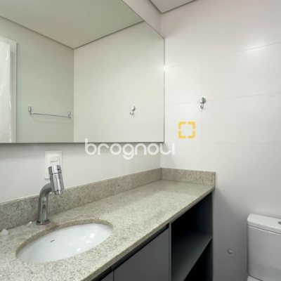Apartamento com 65m², 2 quartos (sendo 1 suíte), 1 garagem, no bairro Agronômica em Florianópolis