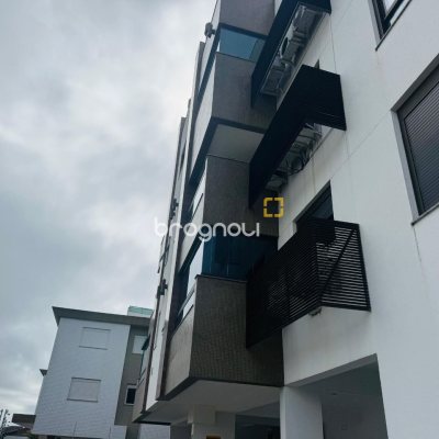 Apartamento com 79m², 2 quartos (sendo 1 suíte), 1 garagem, no bairro Campeche em Florianópolis