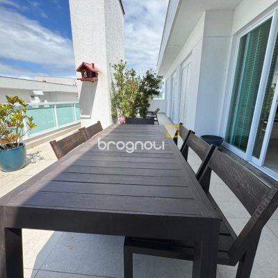Cobertura com 166m², 3 quartos (sendo 1 suíte), 2 garagens, no bairro Jurerê em Florianópolis