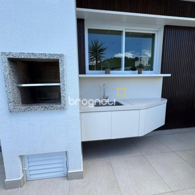 Cobertura com 166m², 3 quartos (sendo 1 suíte), 2 garagens, no bairro Jurerê em Florianópolis