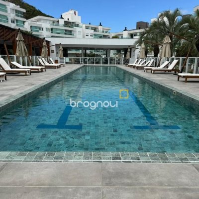 Cobertura com 166m², 3 quartos (sendo 1 suíte), 2 garagens, no bairro Jurerê em Florianópolis