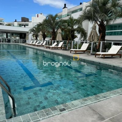 Cobertura com 166m², 3 quartos (sendo 1 suíte), 2 garagens, no bairro Jurerê em Florianópolis