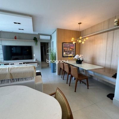 Cobertura com 166m², 3 quartos (sendo 1 suíte), 2 garagens, no bairro Jurerê em Florianópolis