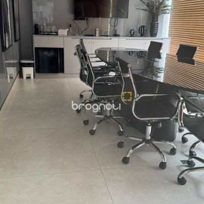 Cobertura com 166m², 3 quartos (sendo 1 suíte), 2 garagens, no bairro Jurerê em Florianópolis