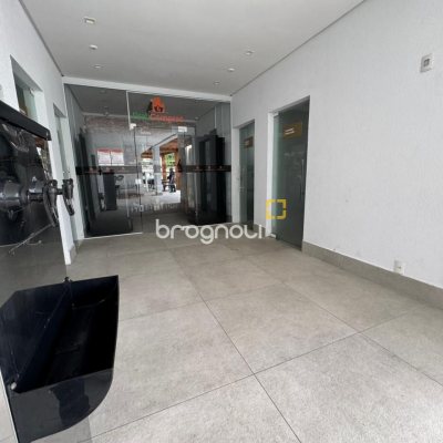 Cobertura com 166m², 3 quartos (sendo 1 suíte), 2 garagens, no bairro Jurerê em Florianópolis