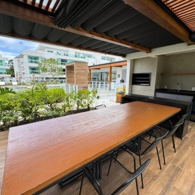 Cobertura com 166m², 3 quartos (sendo 1 suíte), 2 garagens, no bairro Jurerê em Florianópolis