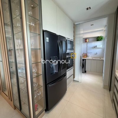 Cobertura com 166m², 3 quartos (sendo 1 suíte), 2 garagens, no bairro Jurerê em Florianópolis