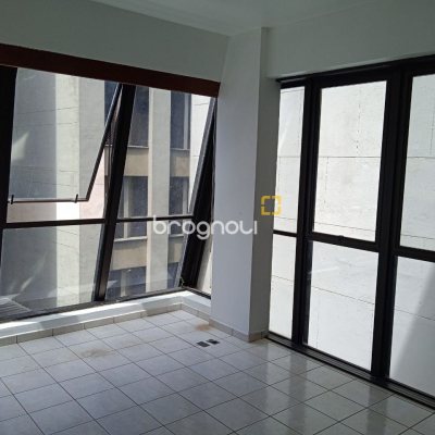 Sala com 57m², no bairro Centro em Florianópolis
