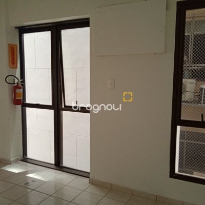 Sala com 57m², no bairro Centro em Florianópolis