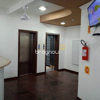 Sala com 57m², no bairro Centro em Florianópolis