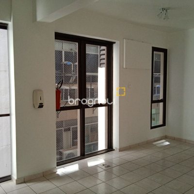 Sala com 57m², no bairro Centro em Florianópolis