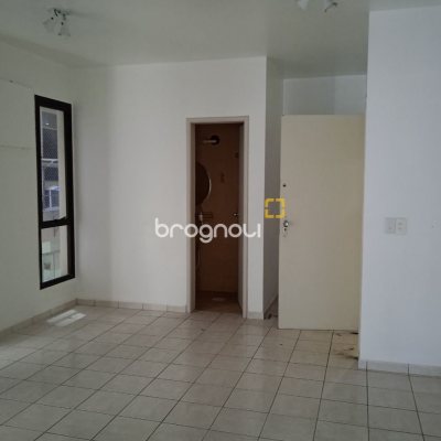 Sala com 57m², no bairro Centro em Florianópolis