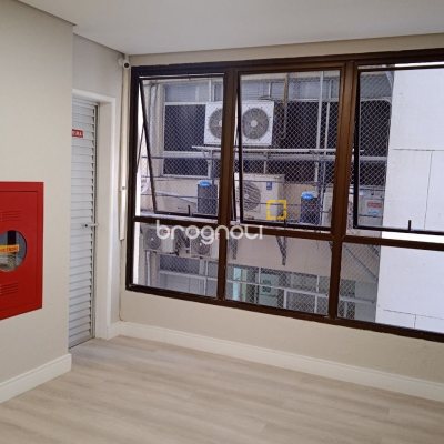Sala com 57m², no bairro Centro em Florianópolis