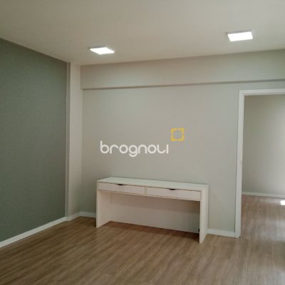 Sala com 57m², no bairro Centro em Florianópolis